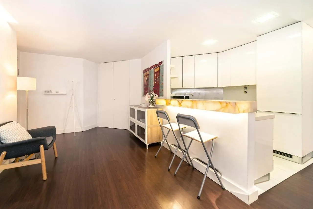 Comfortable Apartment In Marques De Pombal Lisboa