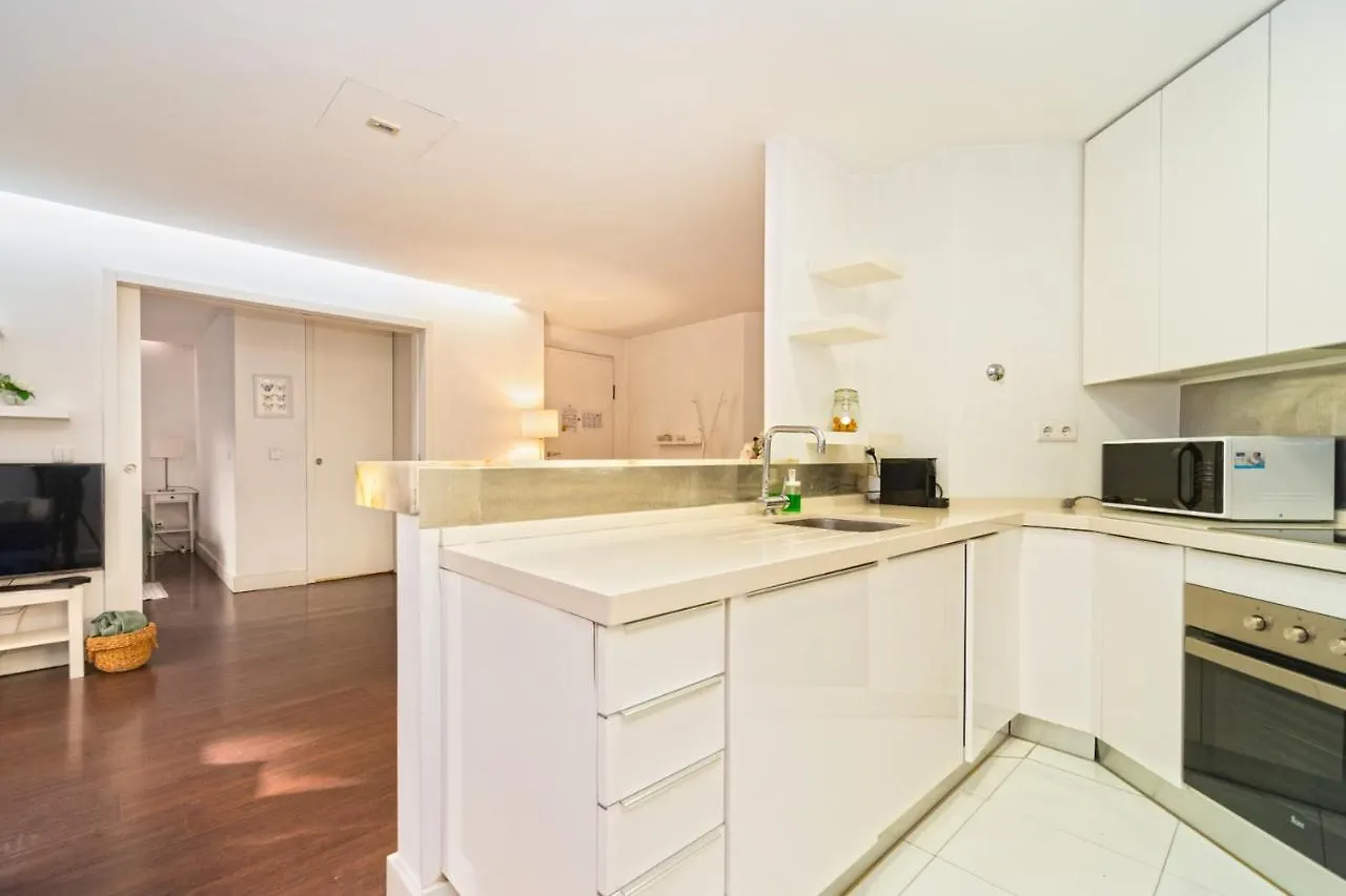 Comfortable Apartment In Marques De Pombal Lisboa
